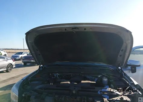 2017 GMC Yukon Xl Slt z USA, uszkodzony, nr VIN 1GKS1GKC7HR387616